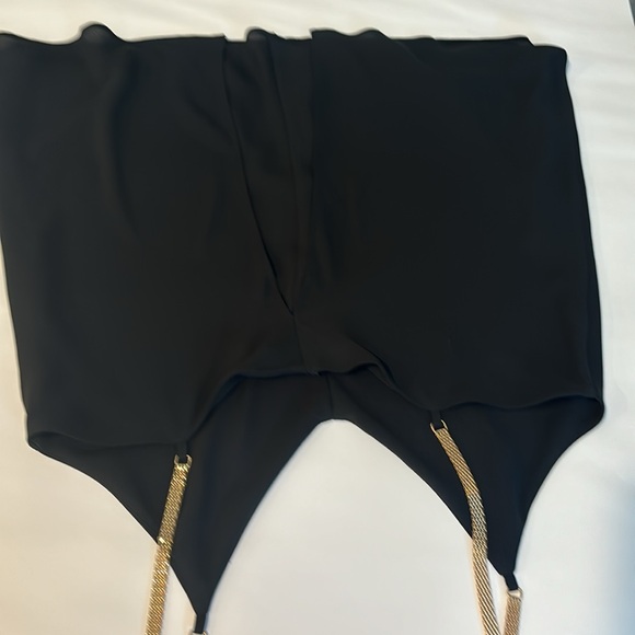 Black chain strap top - Picture 4 of 6
